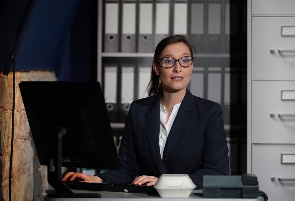 WHISP€RBLOW€R. Auf den Spuren des Cum-Ex-Skandals. Mit Daniela Michel Theater