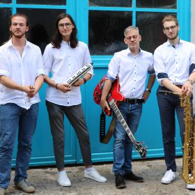 Dr Grausig & the Magictones